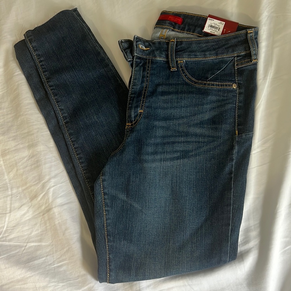 Jennifer Lopez super skinny jeans